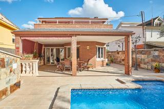 Casa  Carretera sabadell. Casa independiente a 4 vientos en santa maría – montcada i reixa