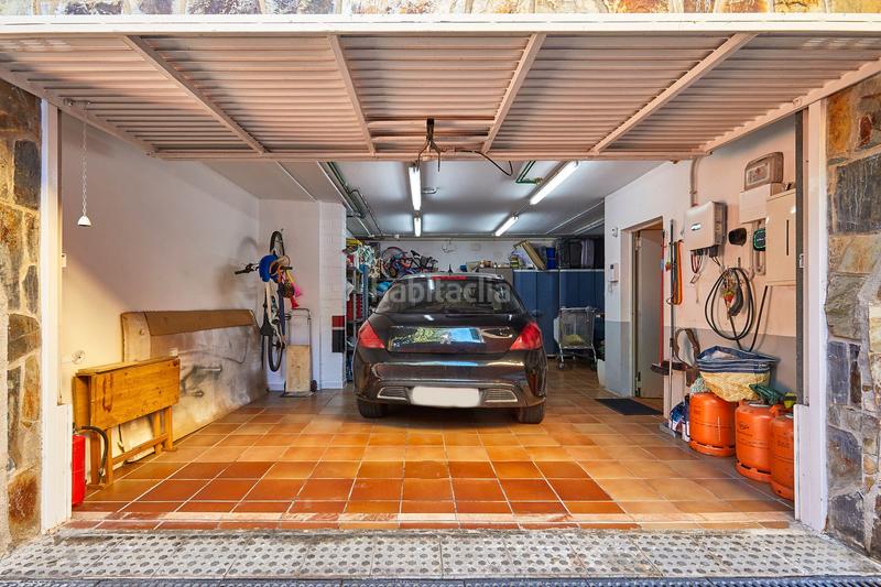 Foto c4398530-dc7e-48f4-90a4-fd9f16cab036. Maison avec chauffage parking piscine dans Santa Maria-Terra Nostra Montcada i Reixac