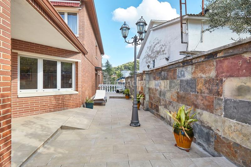 Foto ccd4cc13-12d9-4195-8317-7038f8e5376c. Maison avec chauffage parking piscine dans Santa Maria-Terra Nostra Montcada i Reixac