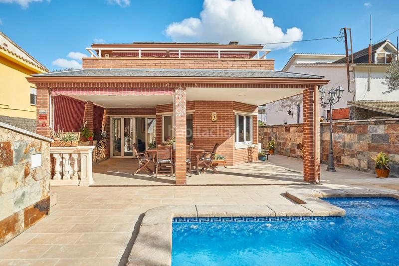 Foto f3fe6ef8-ed00-4be2-9431-0d0c74ca556c. Maison avec chauffage parking piscine dans Santa Maria-Terra Nostra Montcada i Reixac