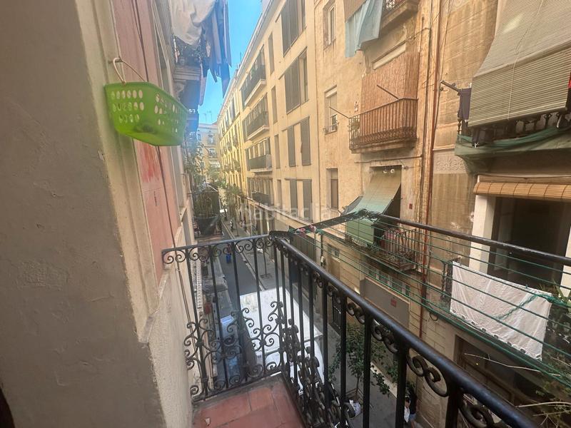 Foto fedcee7b-57df-41ec-af1d-30f44492e621. Piso  a reformar en ciutat vella en Raval Barcelona