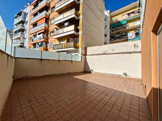 Miete Geschäftsraum  Passeig marítim. Amplio local con potencial para proyectos profesionales o de res