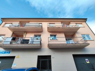 Pis  Carrer de la verge de montserrat. Piso en venta en la granada (okupado)