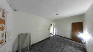 Flat  Carrer de viladecans. Piso de 3 habitaciones con gran potencial en casablanca (sant bo