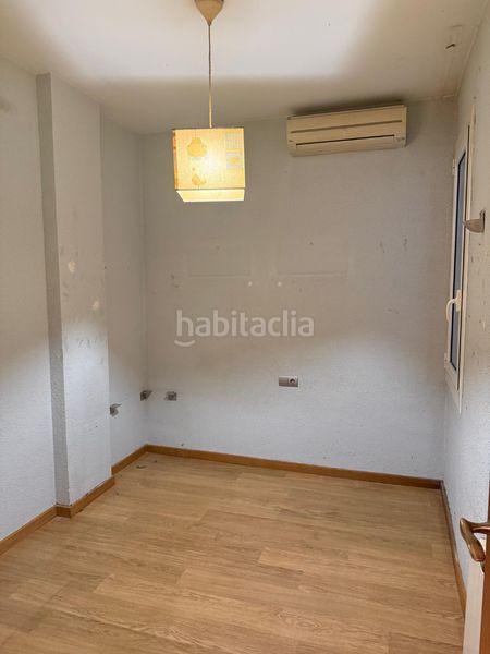 Foto b7043f25-8898-4280-b78f-189d72fe00d4. Pis a Poblenou Barcelona