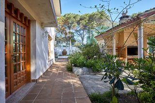 Xalet  Carrer antoni gaudí. Espectacular vivienda independiente en sant fost de campsentelle