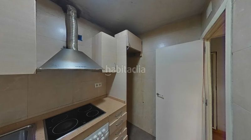 Foto 49f0a252-2a98-4838-b0c4-2686dd6cf0a2. Pis a Sants-Badal Barcelona