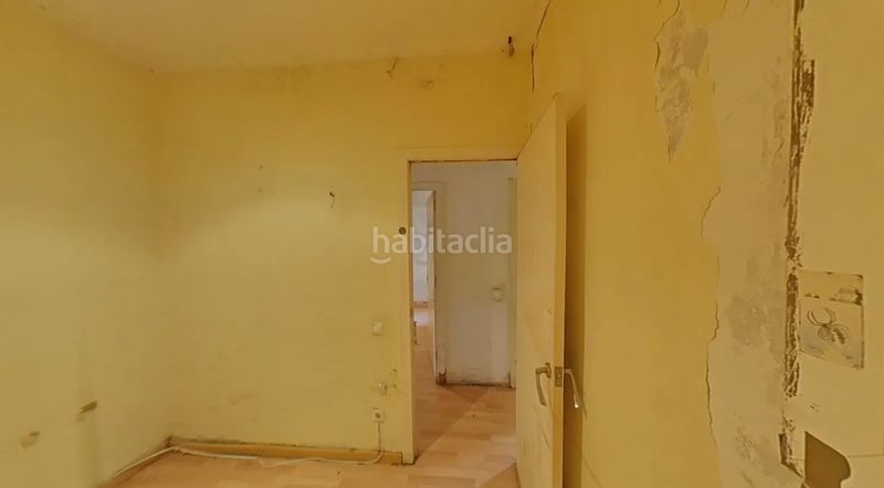 Foto a7dad0c6-3f80-4e41-a15c-02c4e7eb7812. Pis a Sants-Badal Barcelona
