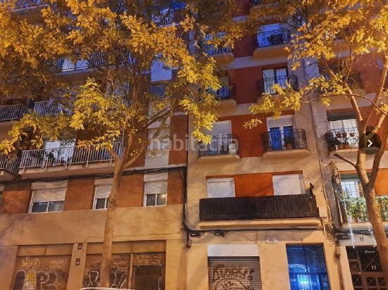 Foto b6a049f5-b8ec-4445-8679-4608fbbeb745. Pis a Sants-Badal Barcelona