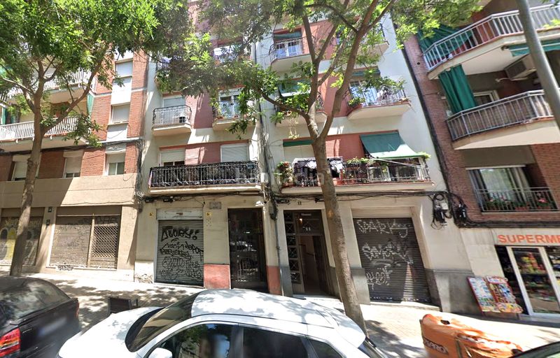 Foto e2aa26ca-7d71-41ff-9d2f-75fae03cc9ec. Pis a Sants-Badal Barcelona