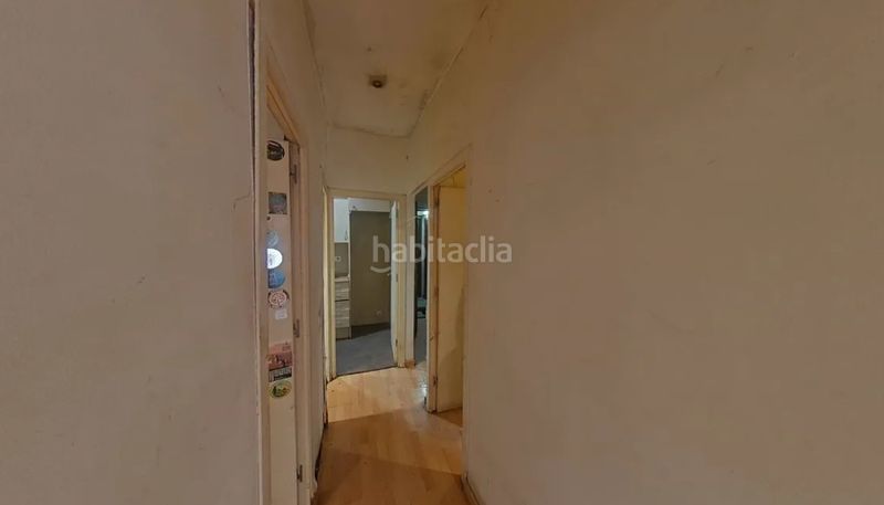 Foto fd985c68-db0d-48f2-8340-f2b84fabe632. Pis a Sants-Badal Barcelona