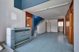 Business premise  Plaça a països catalans. Excelente oportunidad de inversión con posible cambio de uso