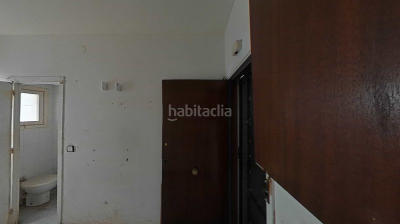 Foto 53d01357-cbf0-4bd4-8151-fe6c4795e6a5. Estudi a El Clot Barcelona