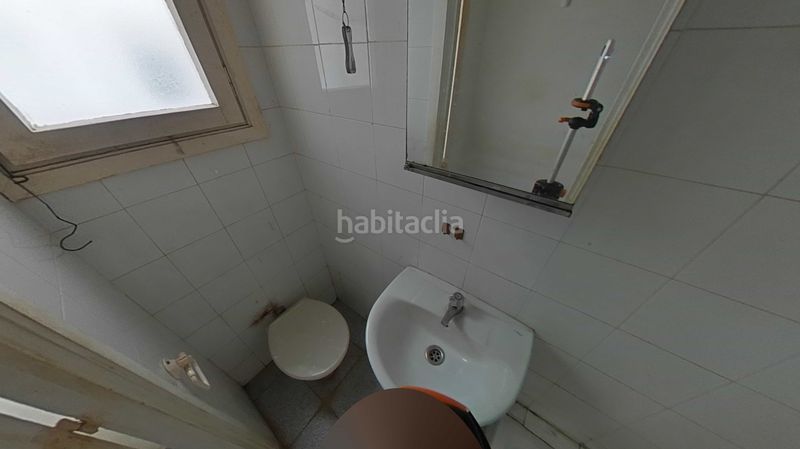 Foto b1a7a334-783d-4d5d-a772-bc59ef2f86e3. Estudi a El Clot Barcelona