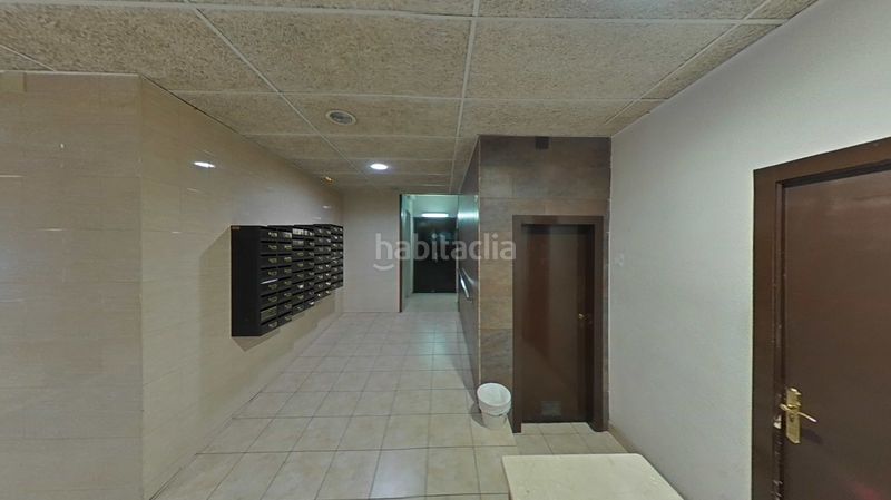 Foto b64d2d71-a733-49b7-b125-64c6af686b55. Estudi a El Clot Barcelona