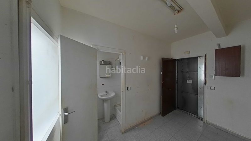 Foto d8fee10c-848a-46da-859a-a8e13f0e03f3. Estudi a El Clot Barcelona
