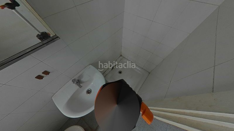 Foto da01e17d-37d3-40aa-8122-8cd6696226b1. Estudi a El Clot Barcelona
