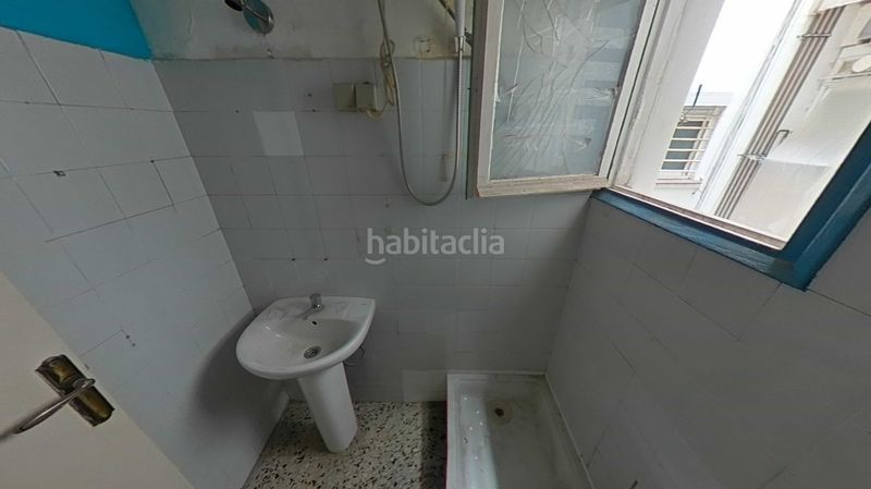 Foto 9f9e2430-8482-473c-91f1-7a4a4d3be667. Estudi a El Clot Barcelona