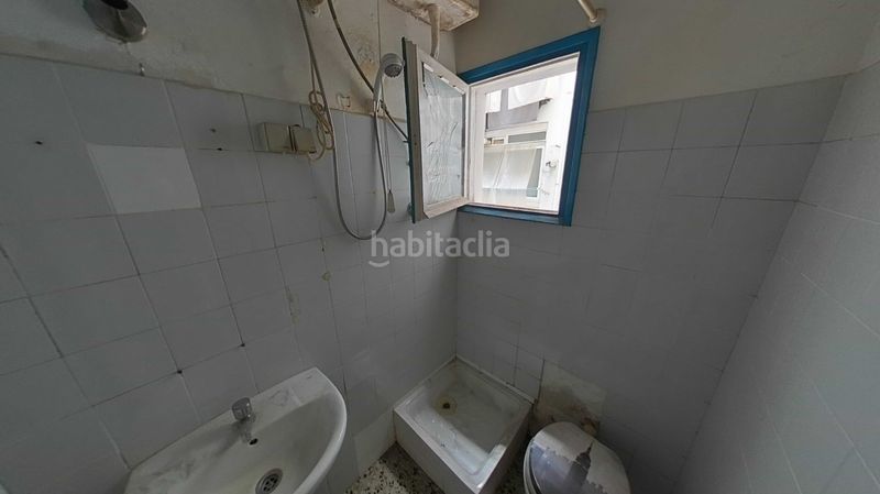 Foto c6290834-0892-405c-8b4a-79b09aa97a43. Estudi a El Clot Barcelona