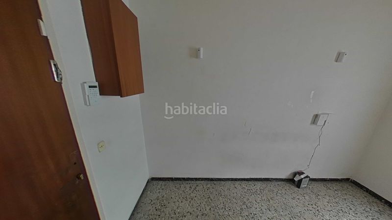 Foto 00a8977b-c7ff-4e24-8f89-39569c893b64. Estudi a El Clot Barcelona