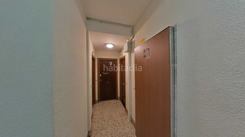 Foto a431976a-3b89-4b31-bbca-543a1cbc446a. Estudi a El Clot Barcelona