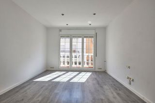 Casa adosada  Carrer del besiberri. Casa reformada ideal para dos familias con gran garaje y vistas