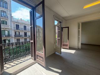 Miete Büro  Carrer de valència. Oficina en alquiler a l'eixample dreta de barcelona