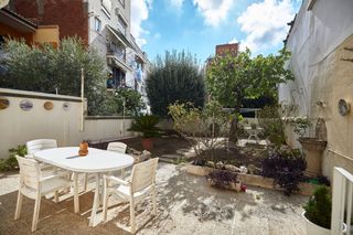 Casa adossada  Carrer de la torre vélez. Casa en venta en barcelona  - guinardo
