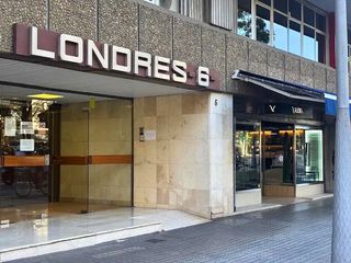 Aparcament cotxe a Carrer de Londres