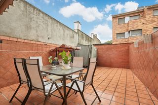 Dúplex  Carrer de tenor viñas. Dúplex muy soleado con gran terraza y parking en el centro de pa
