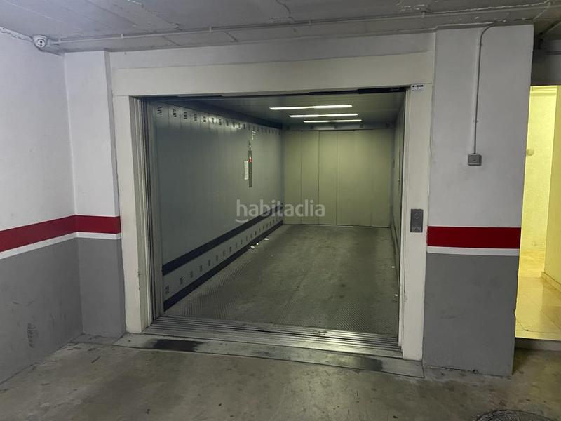 Foto bcf735e6-fe99-4c3c-b457-160abfbc918d. Autoparkplatz in Instituts-Universitat Lleida