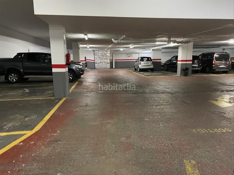 Foto eb56242f-3b80-4bc2-89b2-c48c69a22f81. Parking coche plaza de parking en venta en calle londres 6 en Barcelona