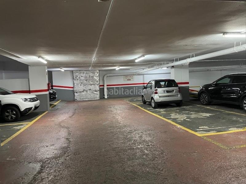 Foto f532592d-cf3b-43f7-81f3-ab903af762da. Parking coche plaza de parking en venta en calle londres 6 en Barcelona