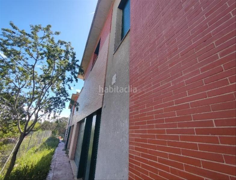 Foto 1f70ec42-f2d3-420f-804b-6cdff04eb7be. Casa adossada a Olèrdola