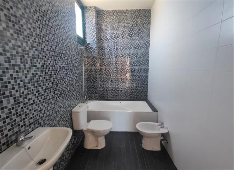 Foto a20de254-de48-4d38-a63a-ee718ee6ad73. Casa adossada a Olèrdola