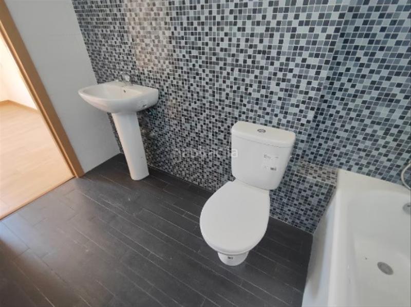 Foto ad224397-14e5-4f83-a534-04334b552282. Casa adossada a Olèrdola