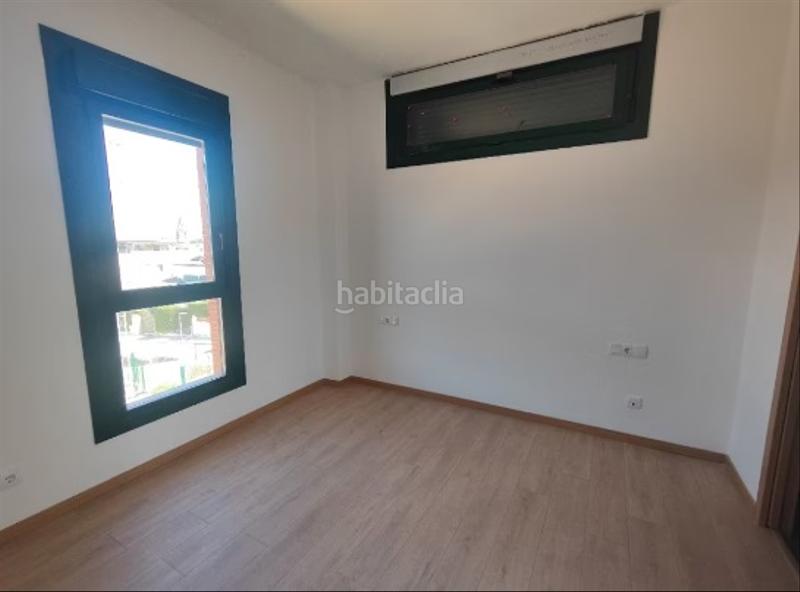 Foto f7d6dc5f-ef90-4259-be1c-145ddec8a257. Casa adossada a Olèrdola