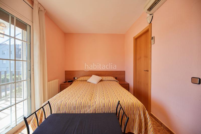 Foto 17b4f549-b8c2-4377-880b-20cd2864ac3d. Casa pareada casa pintoresca al lado de la playa en Cubelles