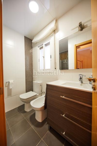 Foto e2c0a6b4-a297-4297-b6ba-9e17f605ed14. Casa pareada casa pintoresca al lado de la playa en Cubelles