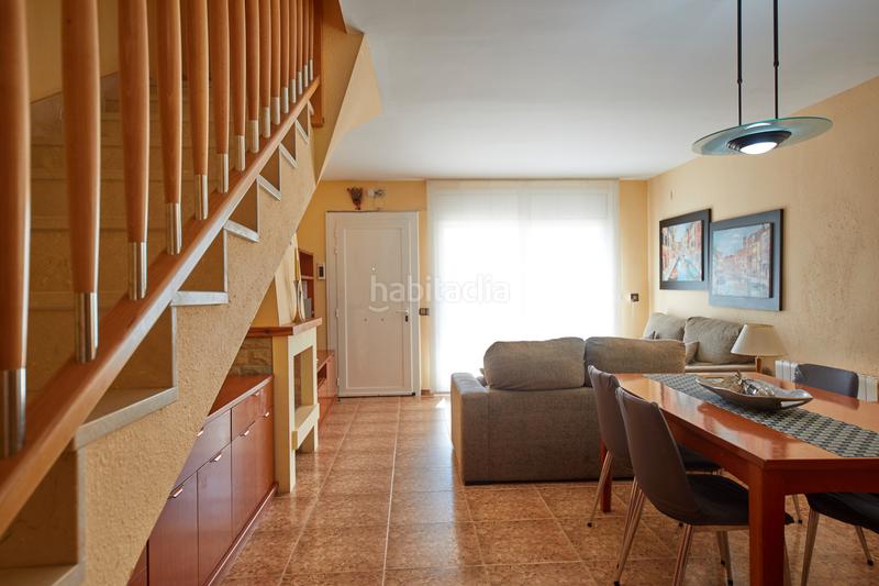 Foto eb63ff83-e22d-4721-b9a9-526f20f86139. Casa pareada casa pintoresca al lado de la playa en Cubelles