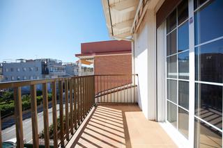 Maison jumele  Carrer del vendrell. Casa pintoresca al lado de la playa de cubelles