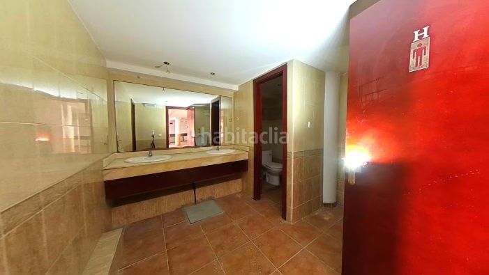 Foto 062d43b6-3dc7-4f54-bbd0-d3e2fb14bdc7. Local comercial a Zona Industrial Prat de Llobregat (El)