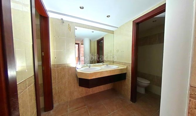 Foto 07e94eb7-2105-4740-ad50-1e13c8b3f2b4. Local comercial a Zona Industrial Prat de Llobregat (El)