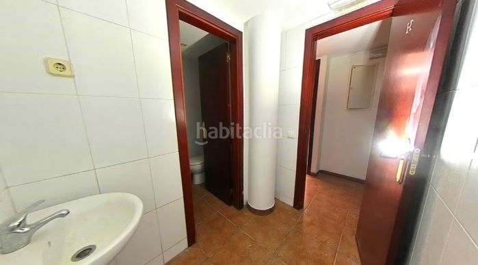 Foto 24591a29-741f-435d-a272-19c888e9b5d7. Local comercial a Zona Industrial Prat de Llobregat (El)