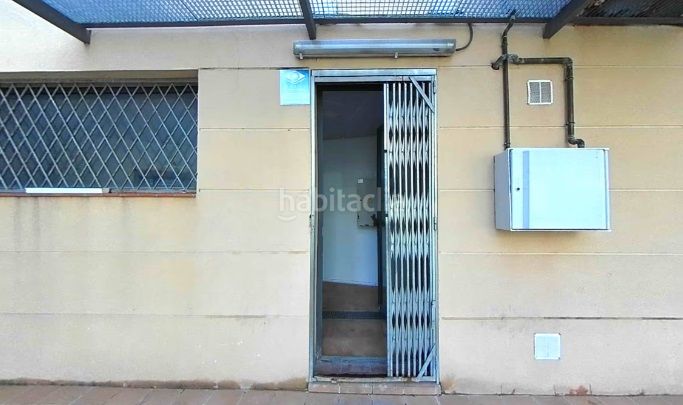 Foto 38f3a2e8-b788-47f3-8df7-706e710898c4. Local comercial a Zona Industrial Prat de Llobregat (El)