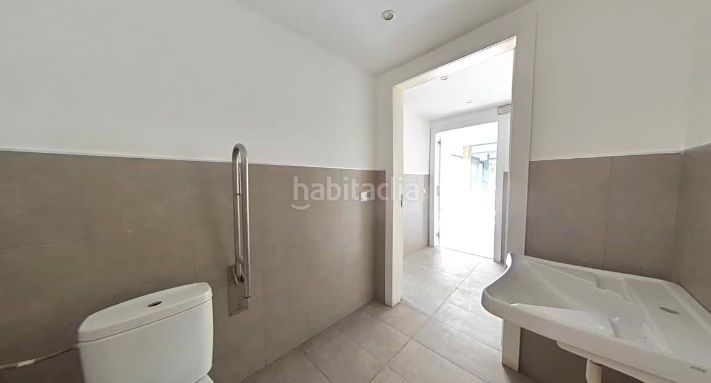 Foto 44e61cc9-dfbd-4054-abe3-0724fec9461c. Local comercial a Zona Industrial Prat de Llobregat (El)