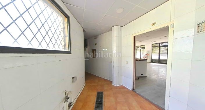 Foto 702d74b0-82d0-4821-9df9-f6297edd2892. Local comercial a Zona Industrial Prat de Llobregat (El)