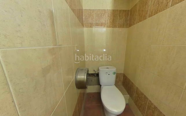 Foto b8098e1f-6f8e-48e3-acf3-9d10a64640a2. Local comercial a Zona Industrial Prat de Llobregat (El)
