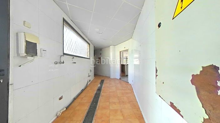 Foto e5db0c0e-a9e4-48e8-973c-595d98eb16d6. Local comercial a Zona Industrial Prat de Llobregat (El)