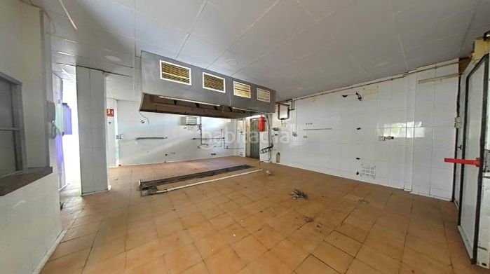 Foto f9794eee-f6f4-490a-9f5a-35f1f0e087da. Local comercial a Zona Industrial Prat de Llobregat (El)